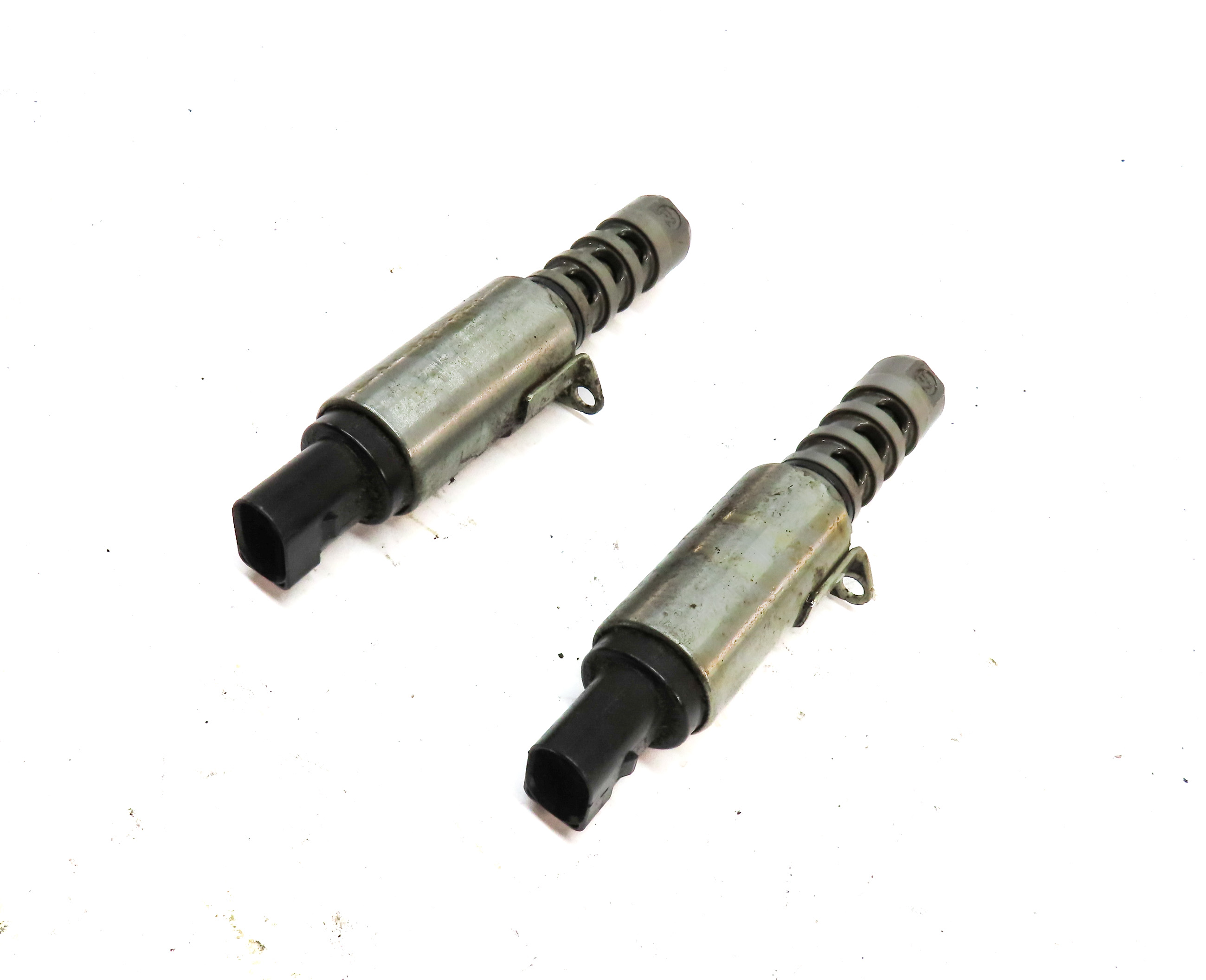2009 AUDI S5 (B8 8T) 4.2L (CAUA) ENGINE VVT VARIABLE VALVE TIMING SOLENOID SET/2 — exact item pictured